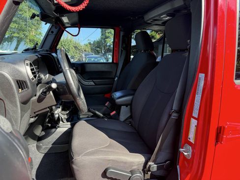 Used 2015 Jeep Wrangler Unlimited Sport w/ Max Tow Package AWD/4WD image 9