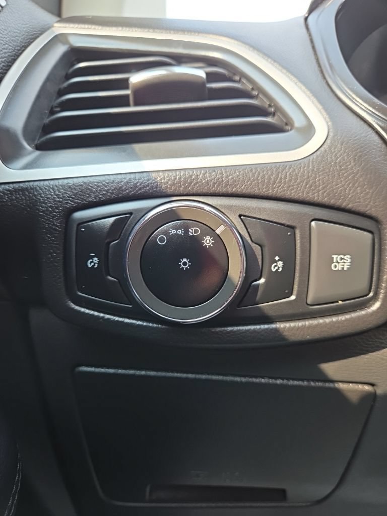 Used 2024 Ford Edge SEL AWD/4WD image 11