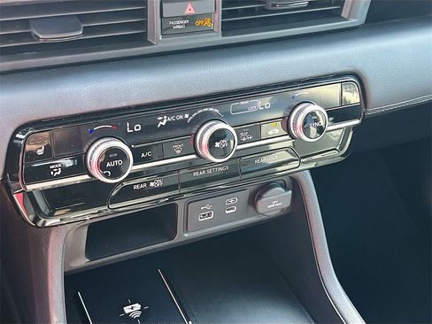 Used 2025 Honda Pilot EX-L image 16