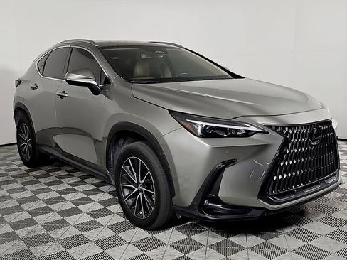 Used 2024 Lexus NX 250 FWD image 3