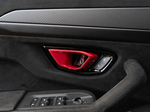Used 2024 Lamborghini Urus Performante AWD/4WD image 59