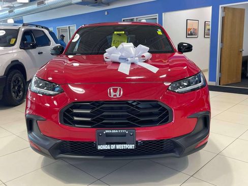 Certified 2025 Honda HR-V Sport image 2