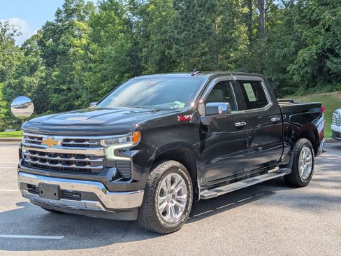 Used 2023 Chevrolet Silverado 1500 LTZ AWD/4WD image 5