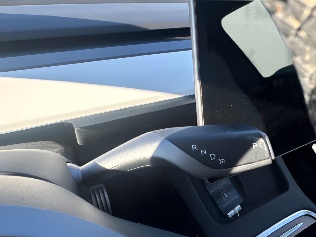 Used 2022 Tesla Model Y Performance AWD/4WD image 15