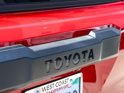 Certified 2026 Toyota 4Runner TRD Off-Road Premium AWD/4WD image 11