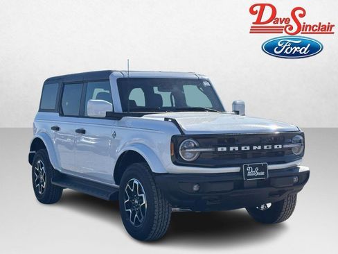 New 2026 Ford Bronco Outer Banks image 4