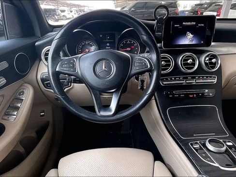 Used 2018 Mercedes-Benz GLC 300 w/ Premium Package image 7