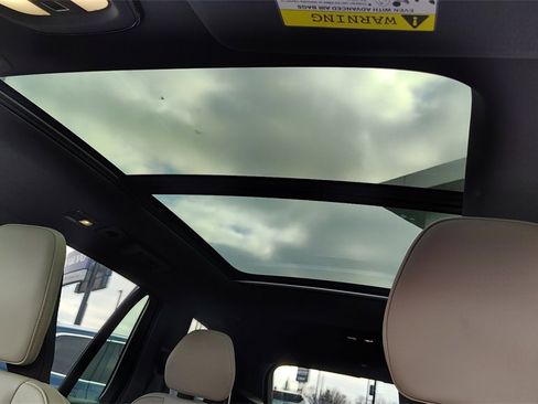 Certified 2025 Volvo XC90 B6 Plus image 28