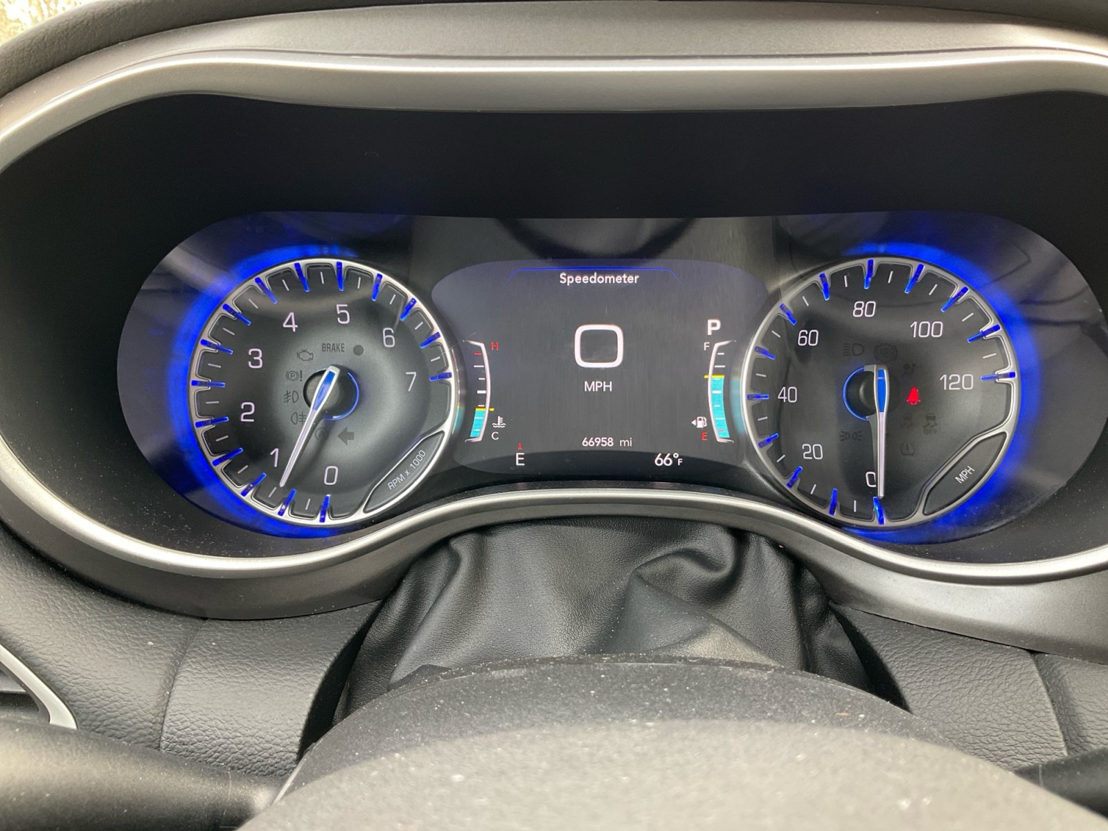 Used 2024 Chrysler Pacifica Touring-L FWD image 26