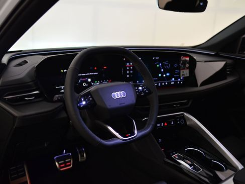 New 2025 Audi SQ5 Premium Plus image 24