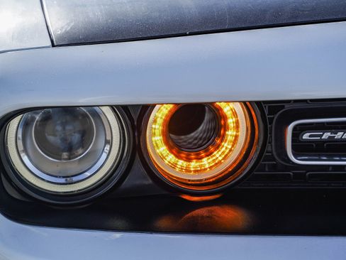 Used 2022 Dodge Challenger R/T w/ Plus Package image 5