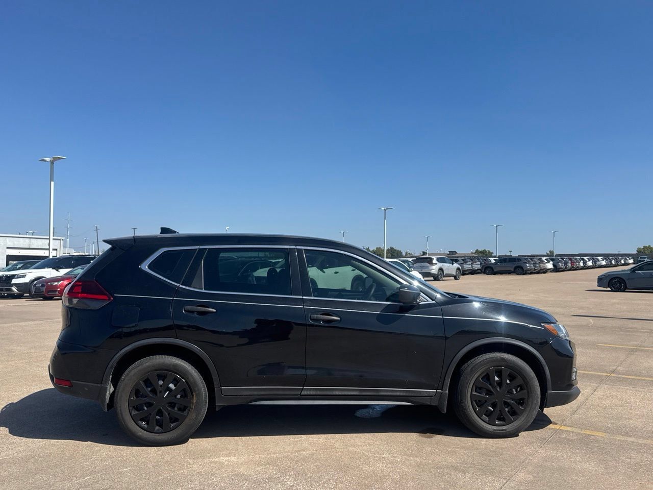 Used 2019 Nissan Rogue S FWD image 26