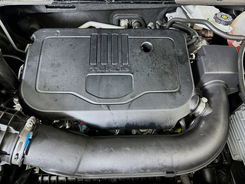 Used 2025 Chevrolet Blazer LT image 32