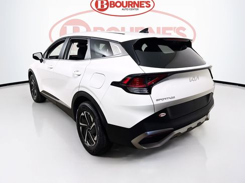 Used 2023 Kia Sportage LX AWD/4WD image 8