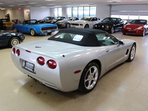 Used 2004 Chevrolet Corvette Convertible w/ Preferred Equipment Group image 8
