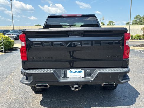 Used 2023 Chevrolet Silverado 1500 Custom Trail Boss w/ LPO, Dark Essentials Package AWD/4WD image 6