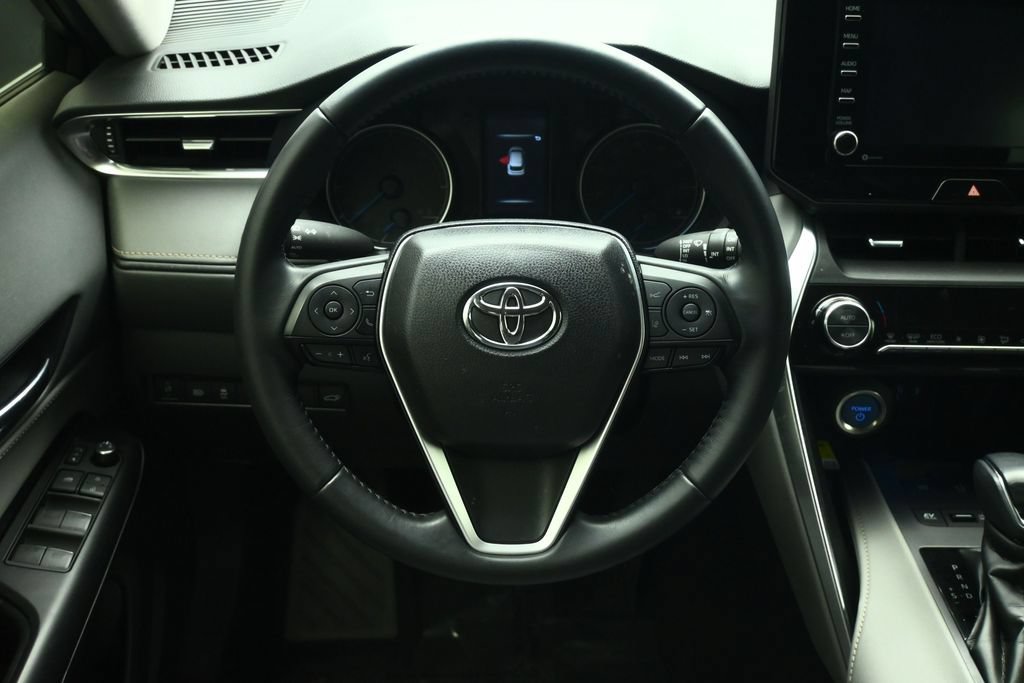 Used 2022 Toyota Venza LE AWD/4WD image 12