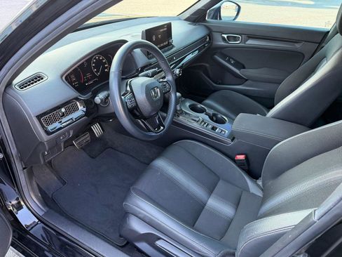 Used 2025 Honda Civic Sport image 4