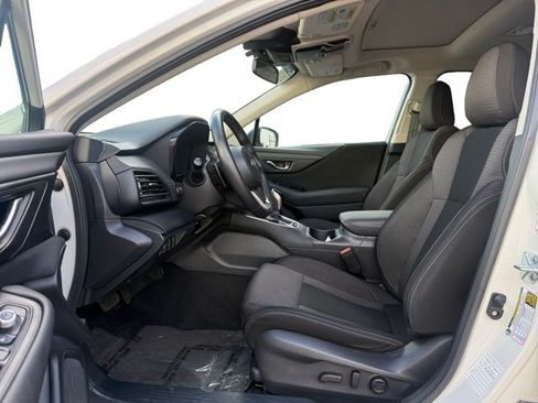 Used 2025 Subaru Outback Premium AWD/4WD image 10