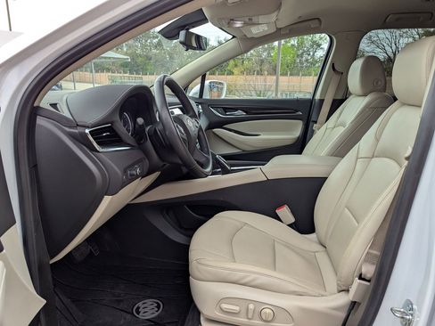 Used 2020 Buick Enclave Essence w/ Sound and Sites Package image 9