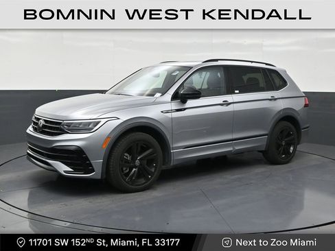 Used 2023 Volkswagen Tiguan SE R-Line FWD image 1