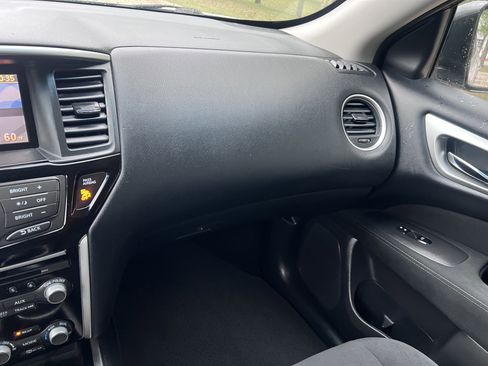 Used 2015 Nissan Pathfinder SV image 30