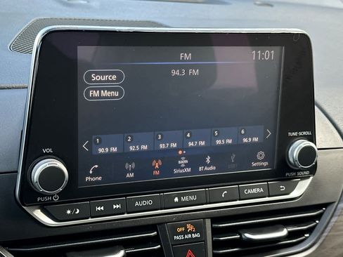 Used 2024 Nissan Altima 2.5 SV image 19