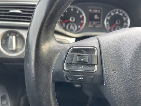 Used 2015 Volkswagen Passat 1.8T SE image 21