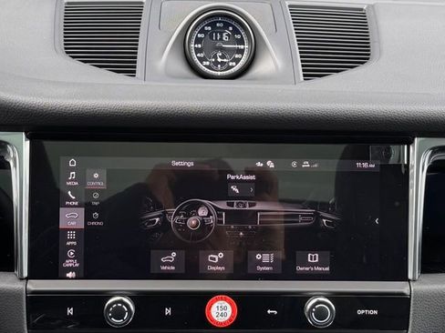 New 2026 Porsche Macan image 25