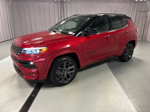 Used 2024 Jeep Compass Limited w/ High Altitude Package AWD/4WD image 3
