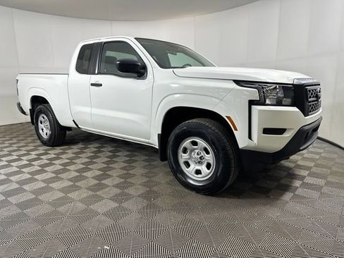 Used 2024 Nissan Frontier S w/ Technology Package image 2