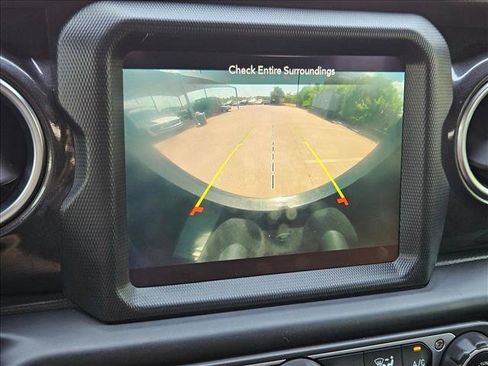 Used 2021 Jeep Wrangler Unlimited Sahara AWD/4WD image 14
