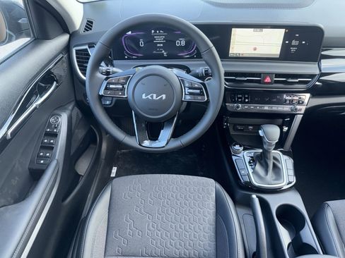 New 2026 Kia Seltos S image 12
