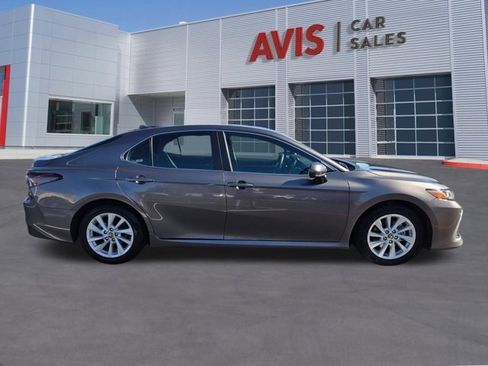 Used 2024 Toyota Camry LE image 5