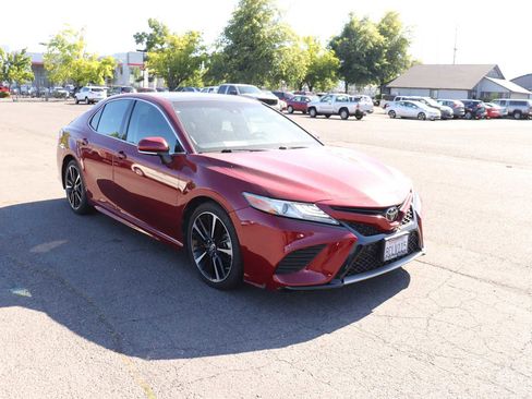 Used 2018 Toyota Camry XSE w/ Driver Assist Package FWD image 3
