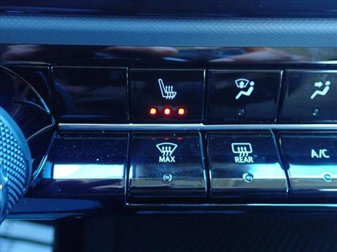 New 2027 Chevrolet Bolt LT w/ Comfort Package FWD image 19