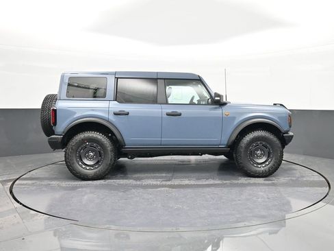 New 2025 Ford Bronco Badlands image 9