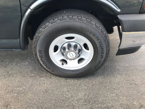 Used 2017 Chevrolet Express 3500 LT w/ LT Preferred Equipment Group image 34