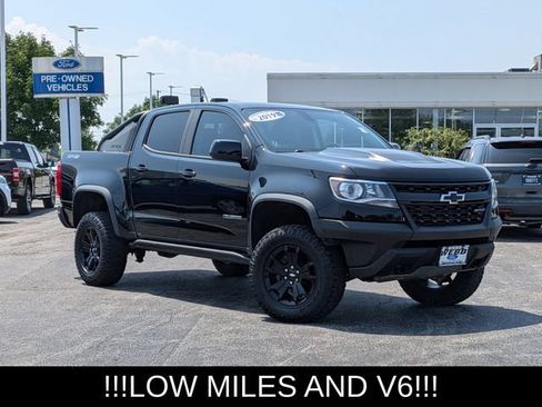 Used 2019 Chevrolet Colorado ZR2 w/ ZR2 Midnight Special Edition AWD/4WD image 2