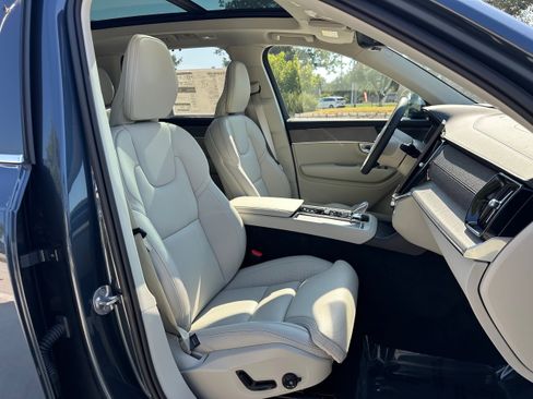 Used 2026 Volvo XC90 B6 Ultra w/ Protection Package AWD/4WD image 8