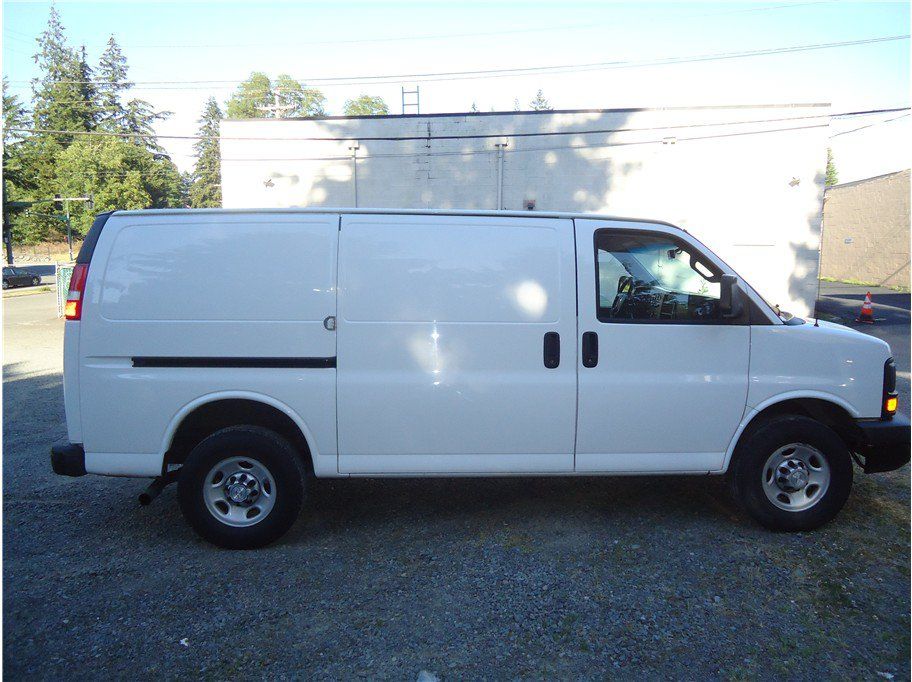 Used 2016 Chevrolet Express 2500 RWD image 6