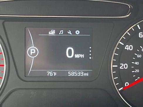 Used 2017 Kia Sorento FWD w/ LX Convenience Package image 37