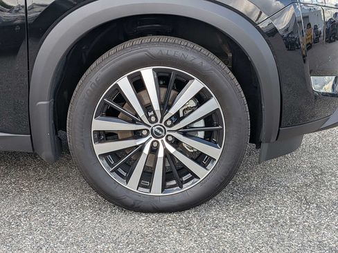 Used 2025 Nissan Pathfinder Platinum AWD/4WD image 11