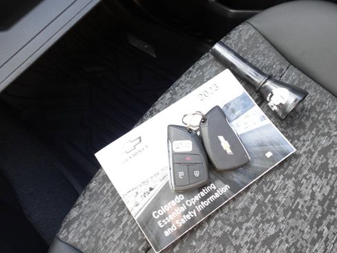 Used 2023 Chevrolet Colorado Z71 w/ LPO, Skid Plate Package image 40