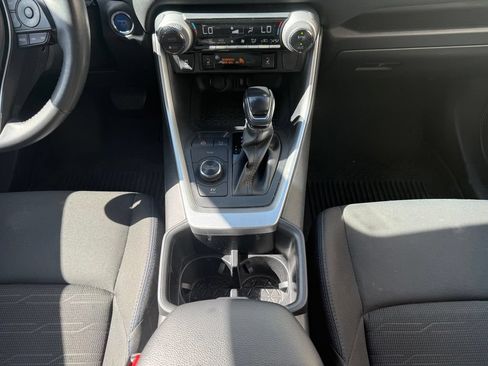 Used 2022 Toyota RAV4 SE w/ Convenience Package AWD/4WD image 17