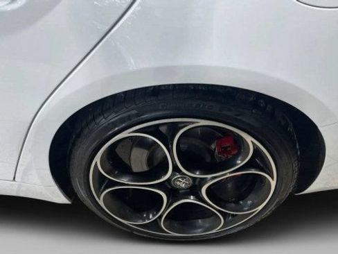 Used 2023 Alfa Romeo Giulia Veloce RWD image 8