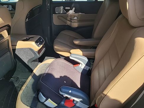 Used 2024 Mercedes-Benz GLS 450 4MATIC image 5