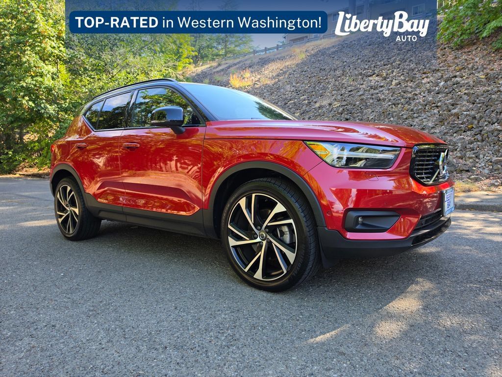 Used 2022 Volvo XC40 T5 R-Design w/ Advanced Package AWD/4WD image 3