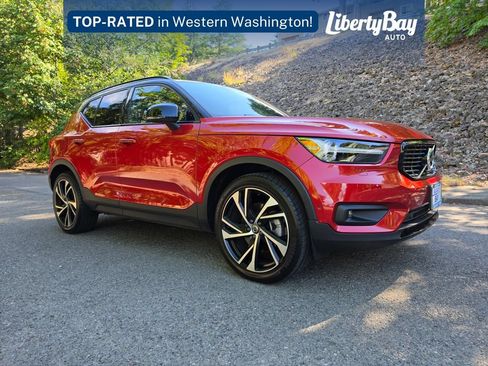 Used 2022 Volvo XC40 T5 R-Design w/ Advanced Package AWD/4WD image 3