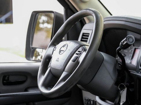 Used 2019 Nissan NV 2500 SV w/ Navigation Package image 11